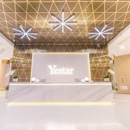 臺州半口種牙最好的牙科醫(yī)院排行！臺州藝星·美容口腔店(正畸矯正中心)醫(yī)生手術專業(yè)、設備先進正規(guī)！