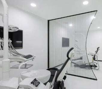 嘉興好的種植牙多少錢一顆！平湖舒益口腔種植牙價(jià)格表參考，國產(chǎn)常州創(chuàng)英種植牙：3885元起/顆！