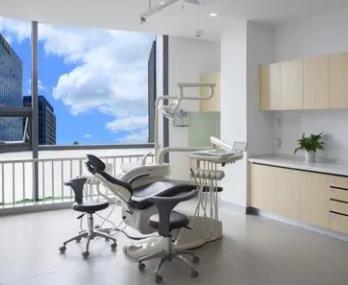 泰興艾齒嘉口腔(吾悅廣場店)