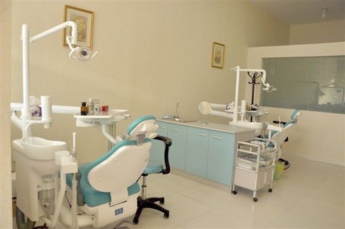 衢州門牙種植牙價格！衢州黃平平口腔診所種植牙價格表更新，德國費亞丹種植體：7847元起/顆！